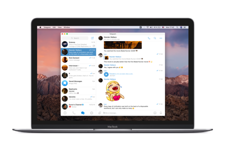 Telegram macOS di MacBook dengan tampilan Retina